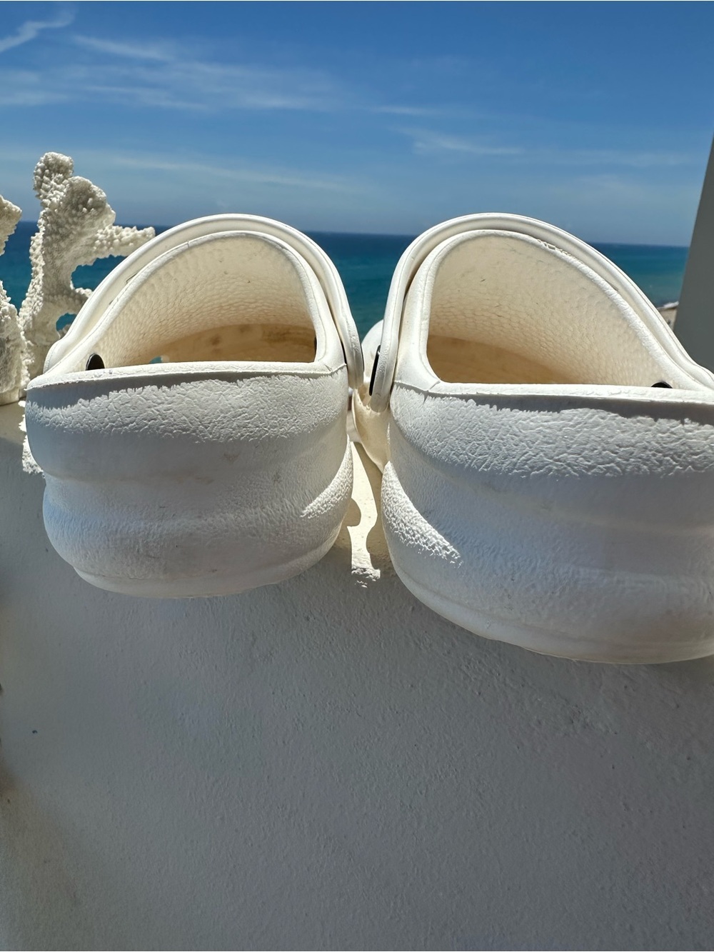 Classic Crocs in white - Picture 6 of 6